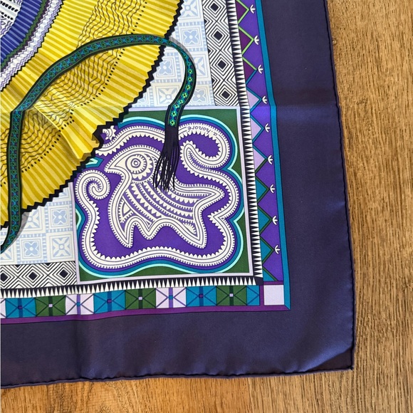 LNWT: Hermes 90 Silk Scarf with box and tag - Picture 4 of 16